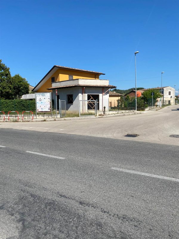 negozio in vendita a Ceprano