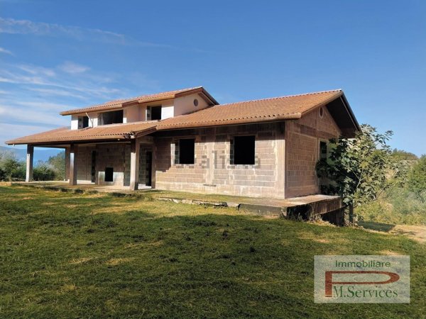 casa indipendente in vendita a Ceprano