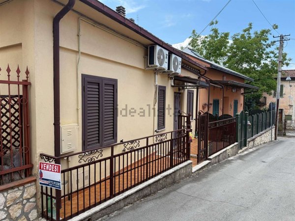 casa indipendente in vendita a Ceprano