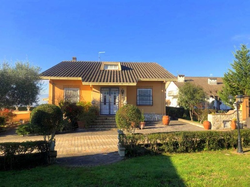 casa indipendente in vendita a Ceprano