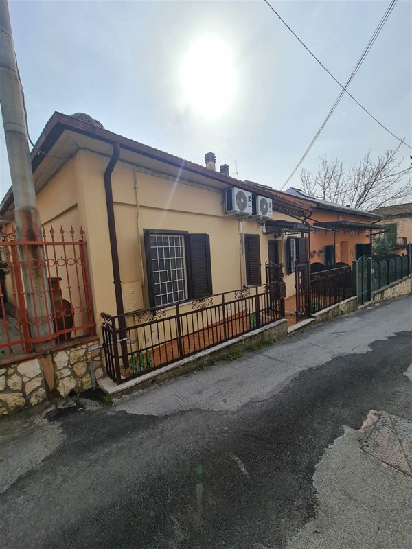 casa indipendente in vendita a Ceprano