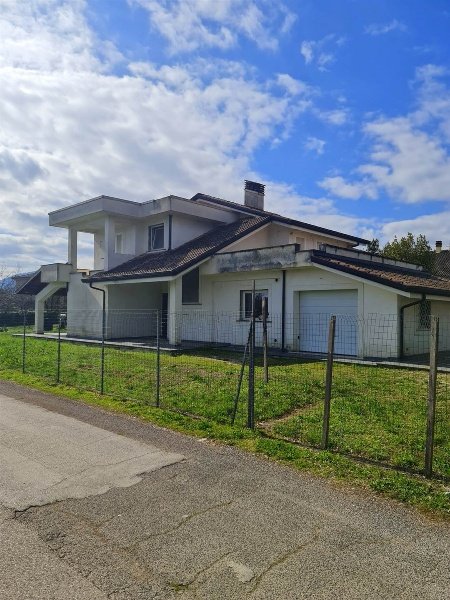 casa indipendente in vendita a Ceprano