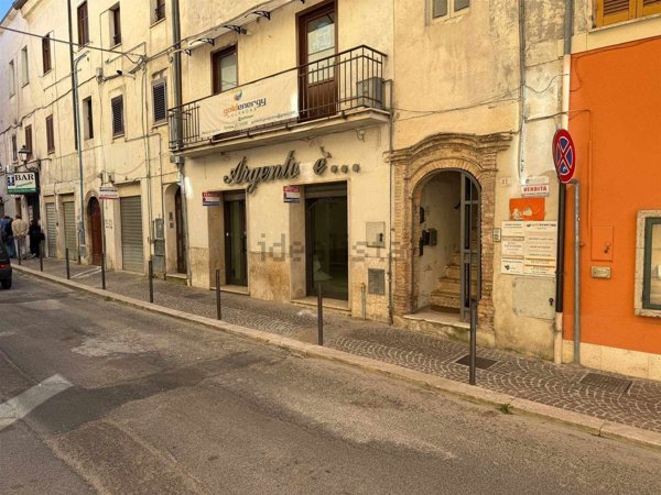 locale commerciale in vendita a Ceprano