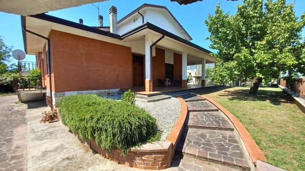 casa indipendente in vendita a Ceprano