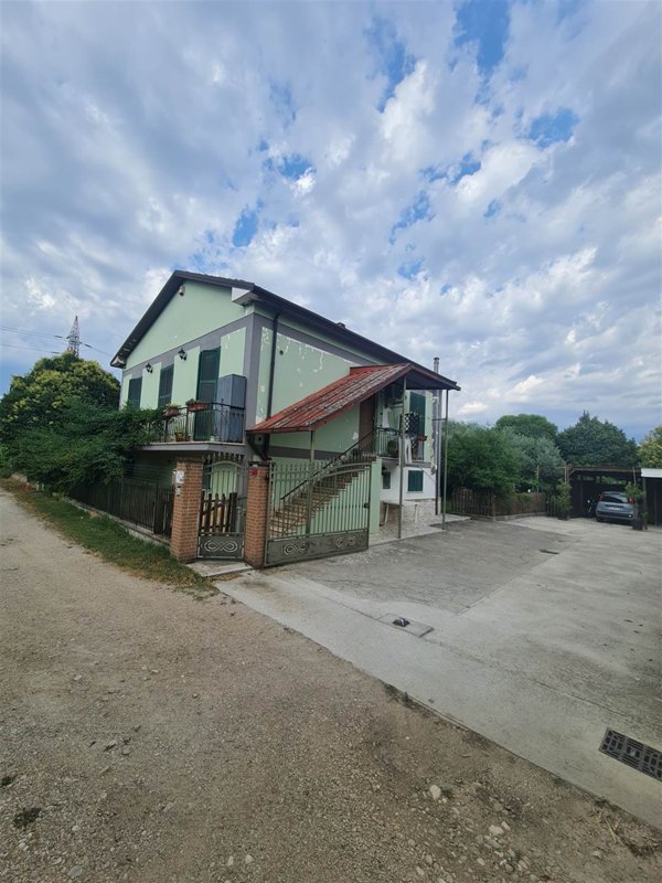 casa indipendente in vendita a Ceprano