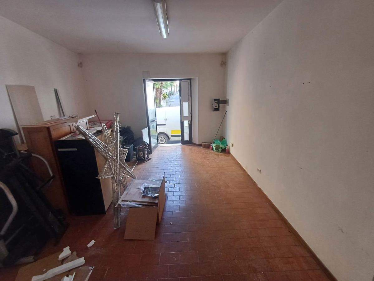 negozio in vendita a Ceprano