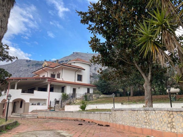 casa indipendente in vendita a Cervaro