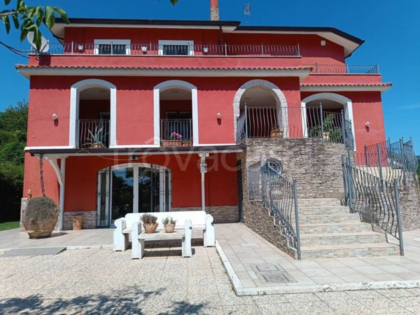 casa indipendente in vendita a Cervaro