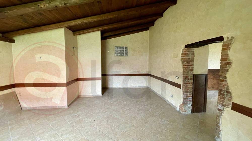 casa indipendente in vendita a Cervaro