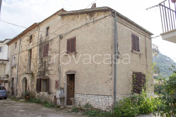 casa indipendente in vendita a Cervaro