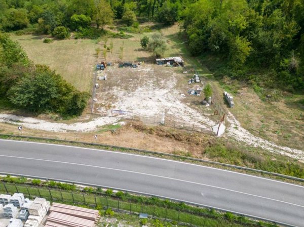 terreno agricolo in vendita a Cervaro
