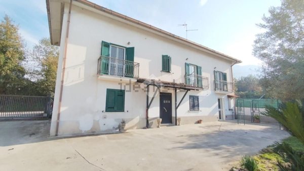 casa indipendente in vendita a Cervaro