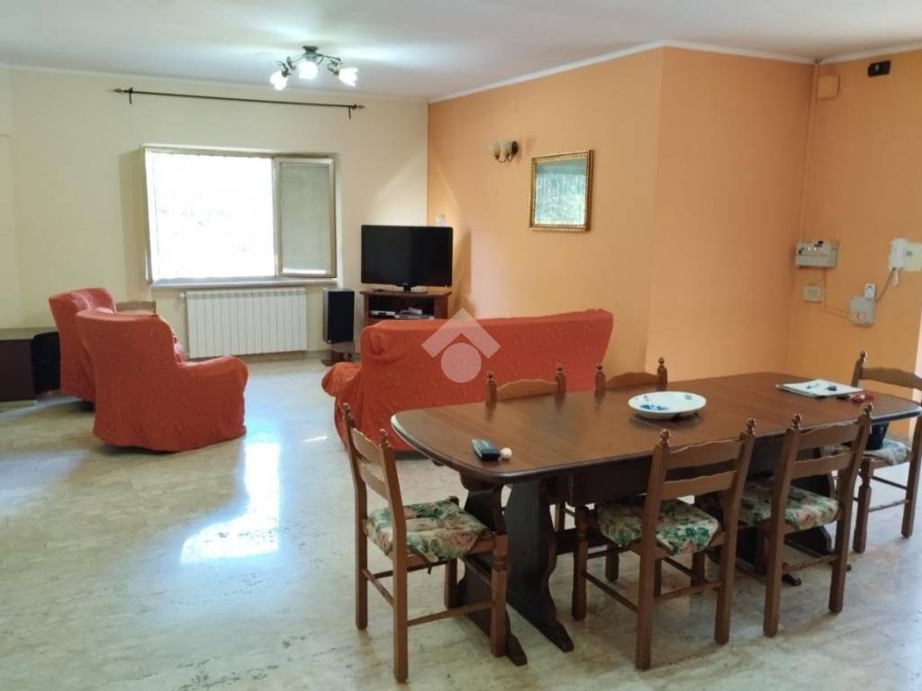 casa indipendente in vendita a Cervaro