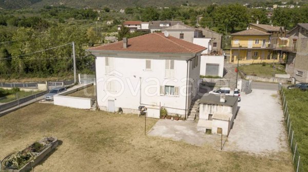 casa indipendente in vendita a Cervaro