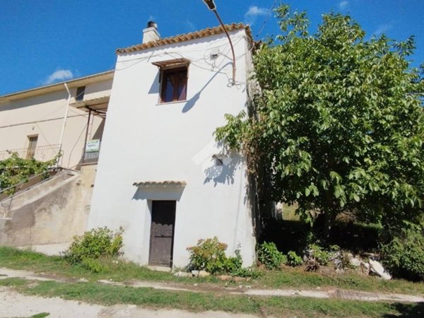 casa semindipendente in vendita a Cervaro