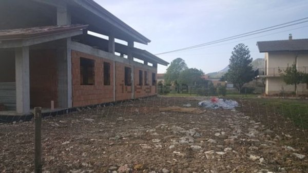 casa indipendente in vendita a Cervaro