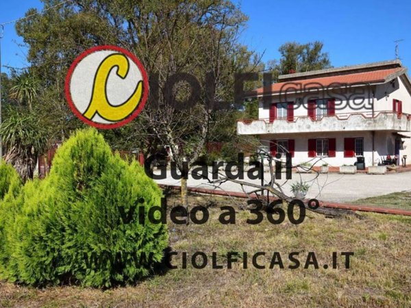 villa in vendita a Cervaro