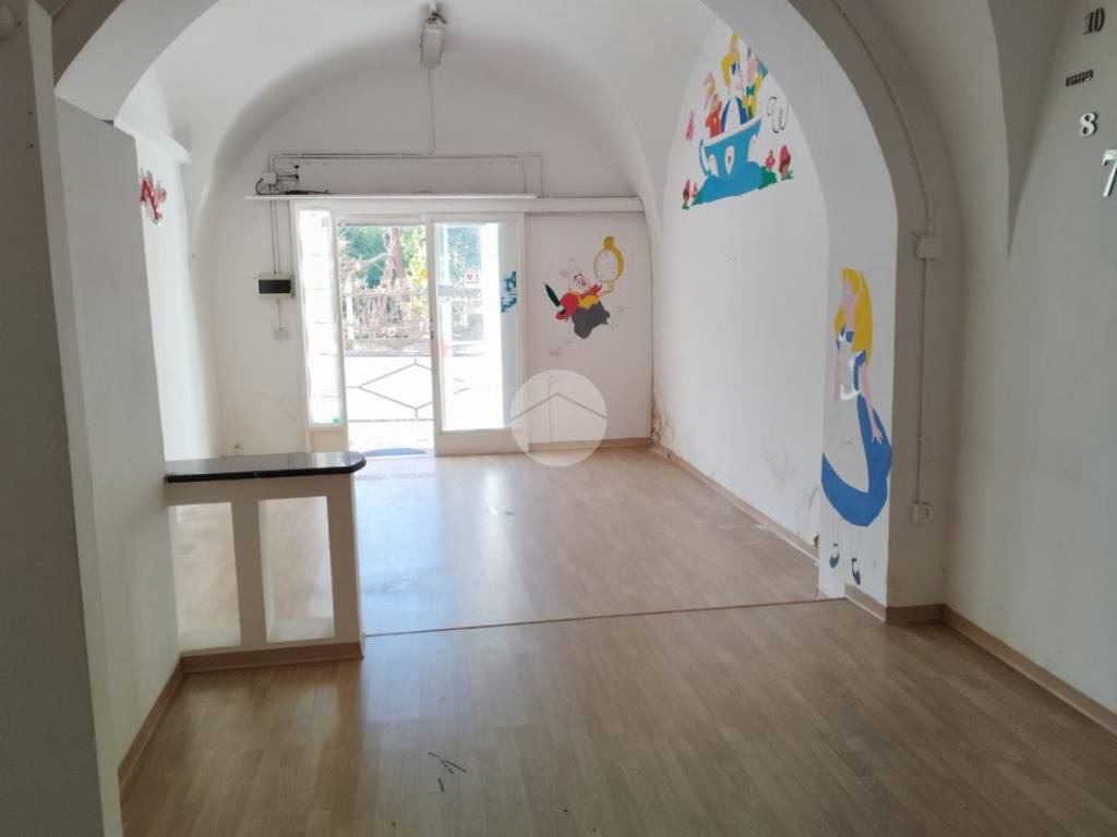 negozio in vendita a Cervaro