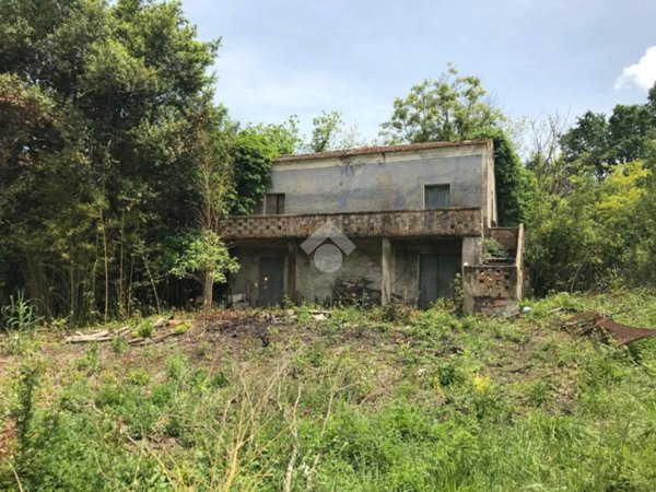 casa indipendente in vendita a Cervaro