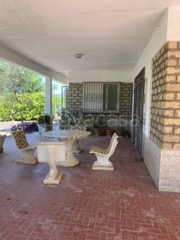casa indipendente in vendita a Cervaro