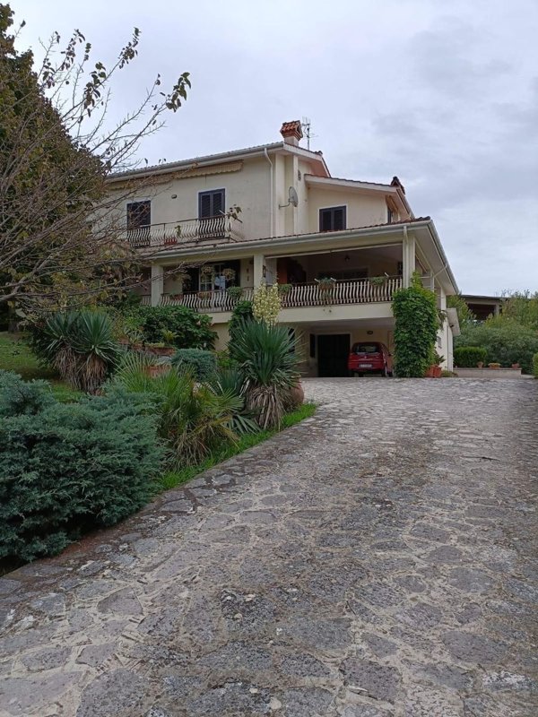 casa indipendente in vendita a Cervaro