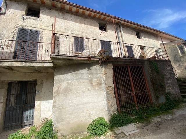 casa indipendente in vendita a Cervaro
