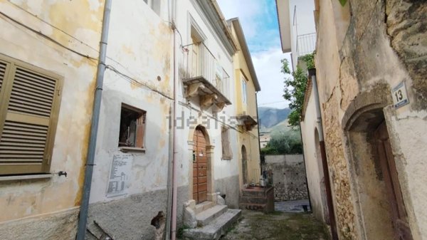 casa semindipendente in vendita a Cervaro