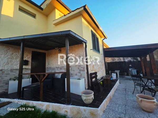 casa indipendente in vendita a Cervaro