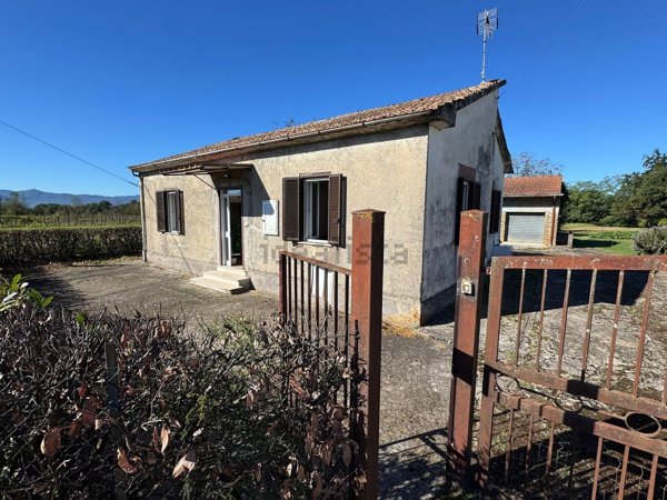 casa indipendente in vendita a Cervaro