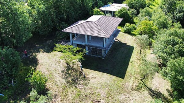 casa indipendente in vendita a Cervaro