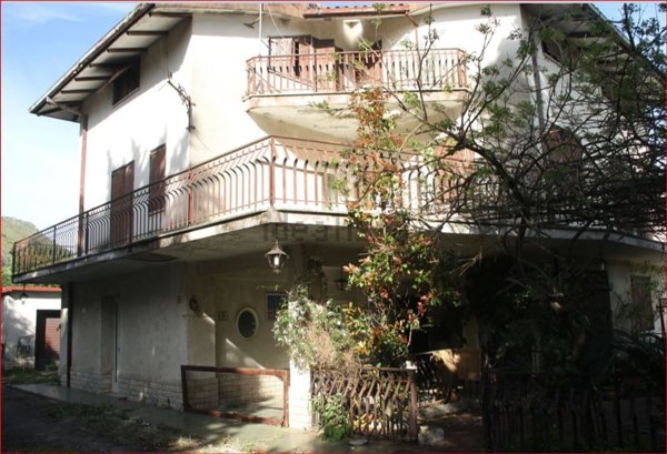 casa indipendente in vendita a Cervaro