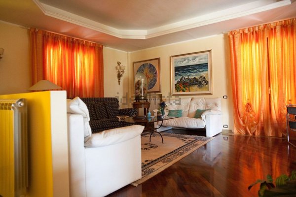 casa indipendente in vendita a Cervaro