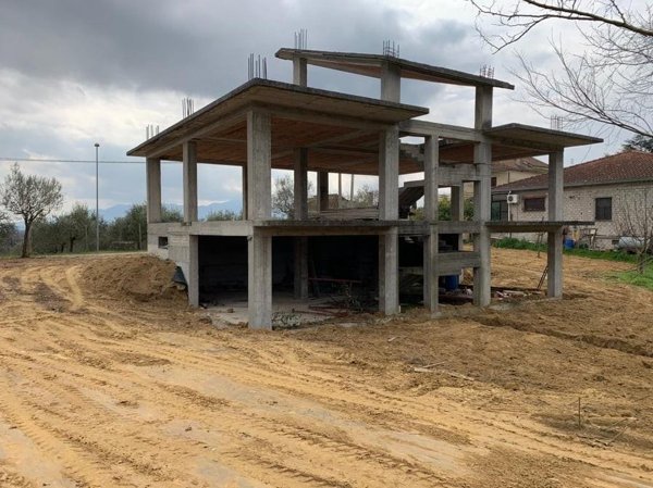 casa indipendente in vendita a Cervaro