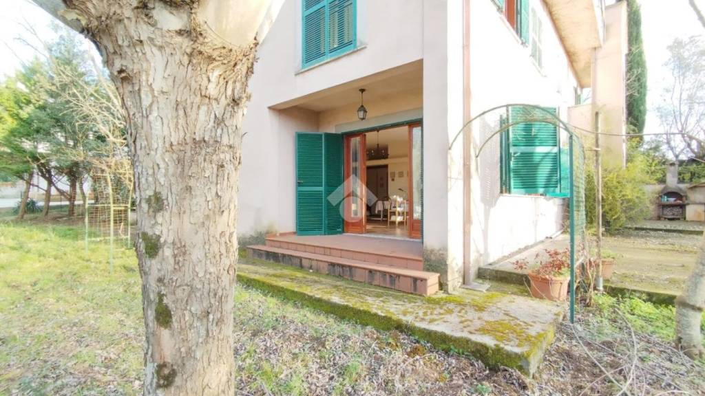 casa indipendente in vendita a Cervaro