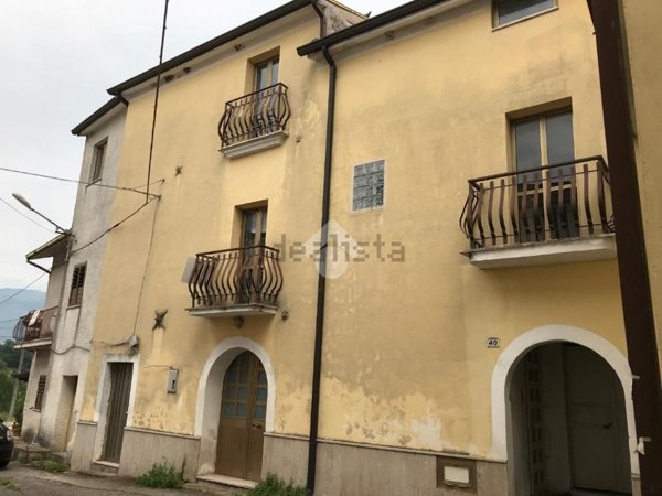 casa semindipendente in vendita a Cervaro