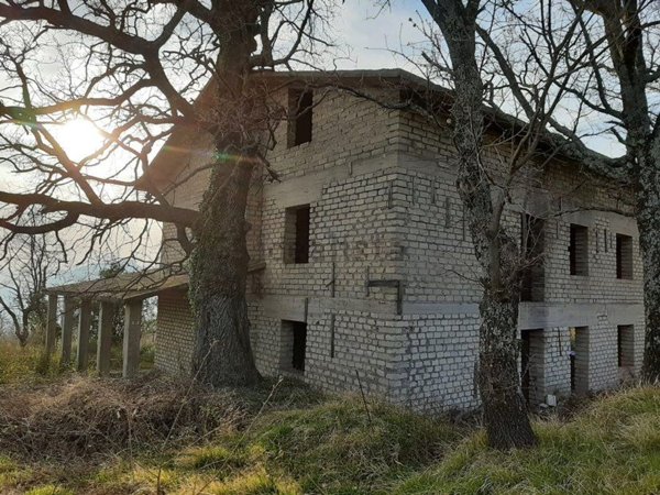 casa indipendente in vendita a Cervaro