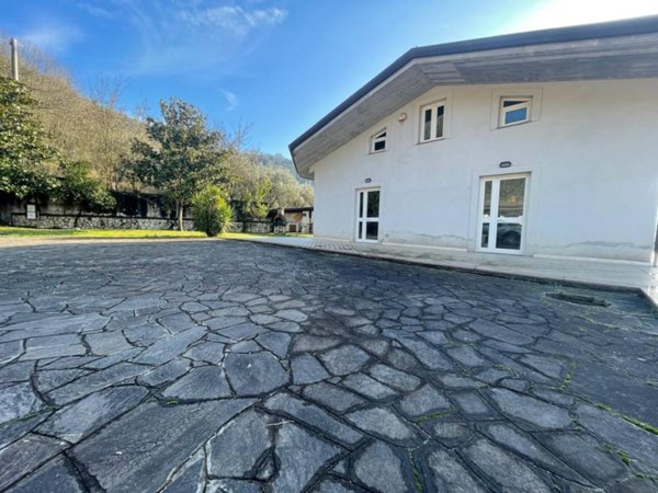 casa indipendente in vendita a Cervaro