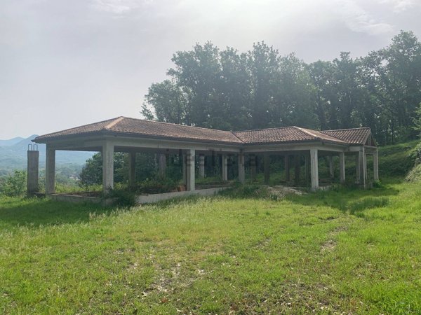 pentavano in vendita a Cervaro