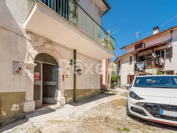 casa indipendente in vendita a Cervaro