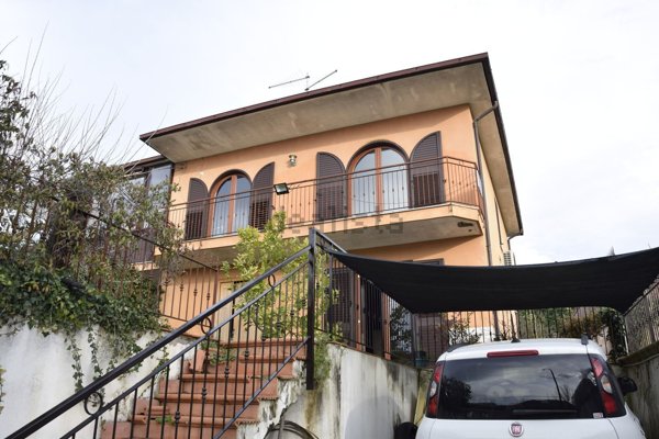 casa indipendente in vendita a Cervaro