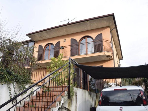 casa indipendente in vendita a Cervaro