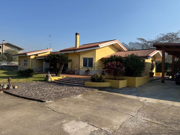 casa indipendente in vendita a Cervaro