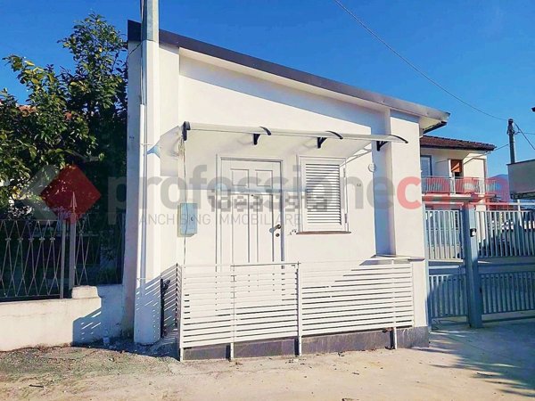 casa semindipendente in vendita a Cervaro