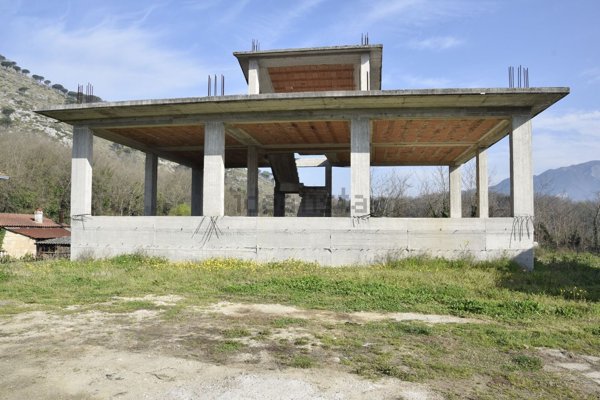 casa indipendente in vendita a Cervaro