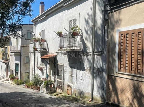 casa semindipendente in vendita a Cervaro