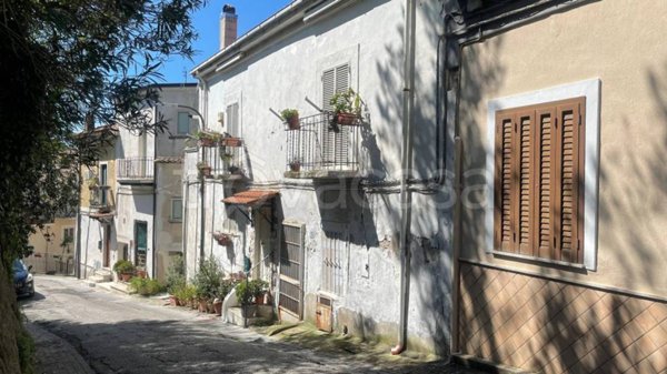 casa indipendente in vendita a Cervaro