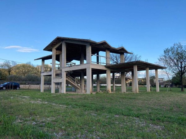 terreno edificabile in vendita a Cervaro