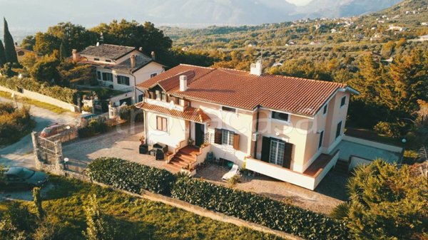 casa indipendente in vendita a Cervaro