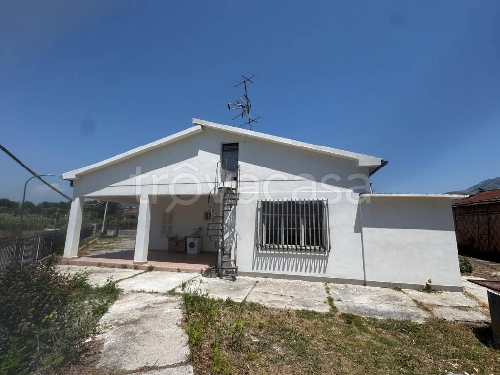 casa indipendente in vendita a Cervaro