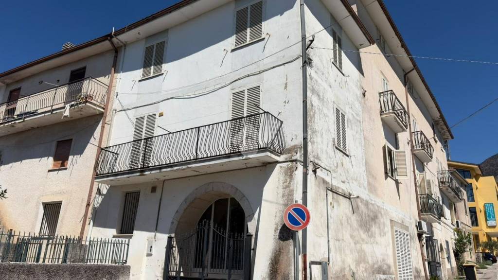 casa indipendente in vendita a Cervaro